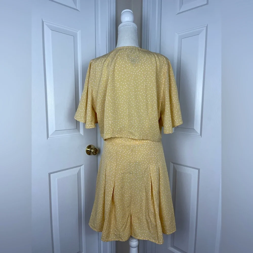 Front Tie Short Set - Picture 4 of 4